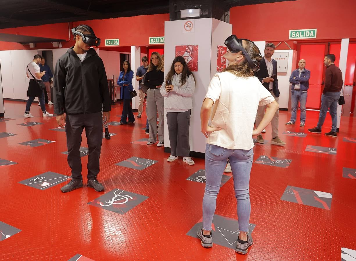 Presentación a los medios del nuevo tour virtual por el estadio Sánchez-Pizjuán