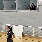 Insultos machistas a la árbitra Paula Lema en la Liga Femenina de baloncesto: «¡Vete a limpiar!»