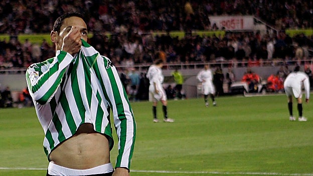 Oliveira celebra su gol en Nervión