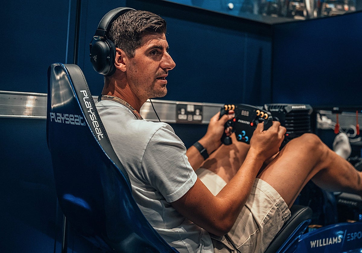 Courtois, en el simulador de su propiedad