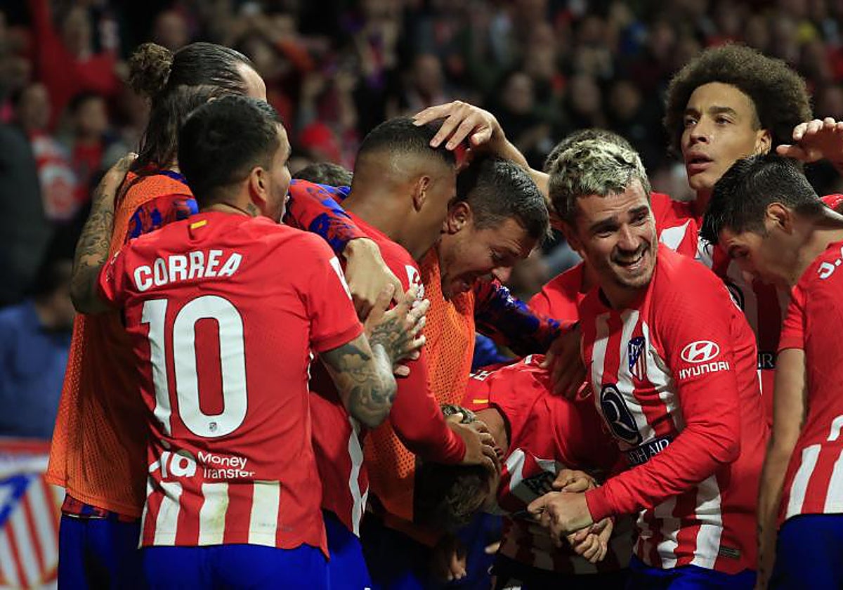 Los jugadores del Atlético celebran uno de los goles