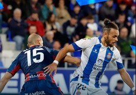 El Espanyol empata ante el Huesca en un debut amargo para Luis Miguel Ramis