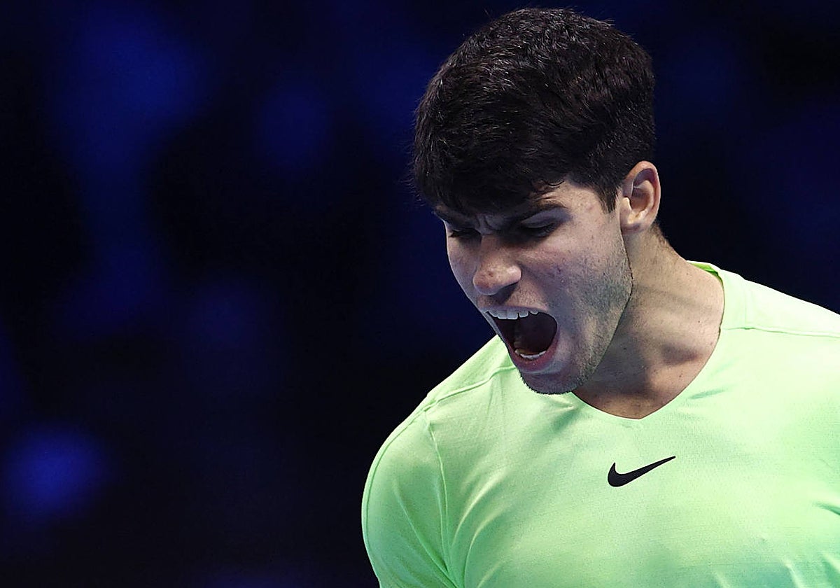 Alcaraz se lamenta tras un error ante Zverev