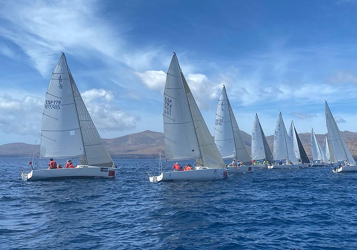 Comienza la Lanzarote Auditax Winter Series de J80 con una decena de barcos