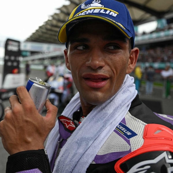 Placas, hierros y clavos en el cuerpo de 'Martinator': Jorge Martín a tumba abierta a por el título