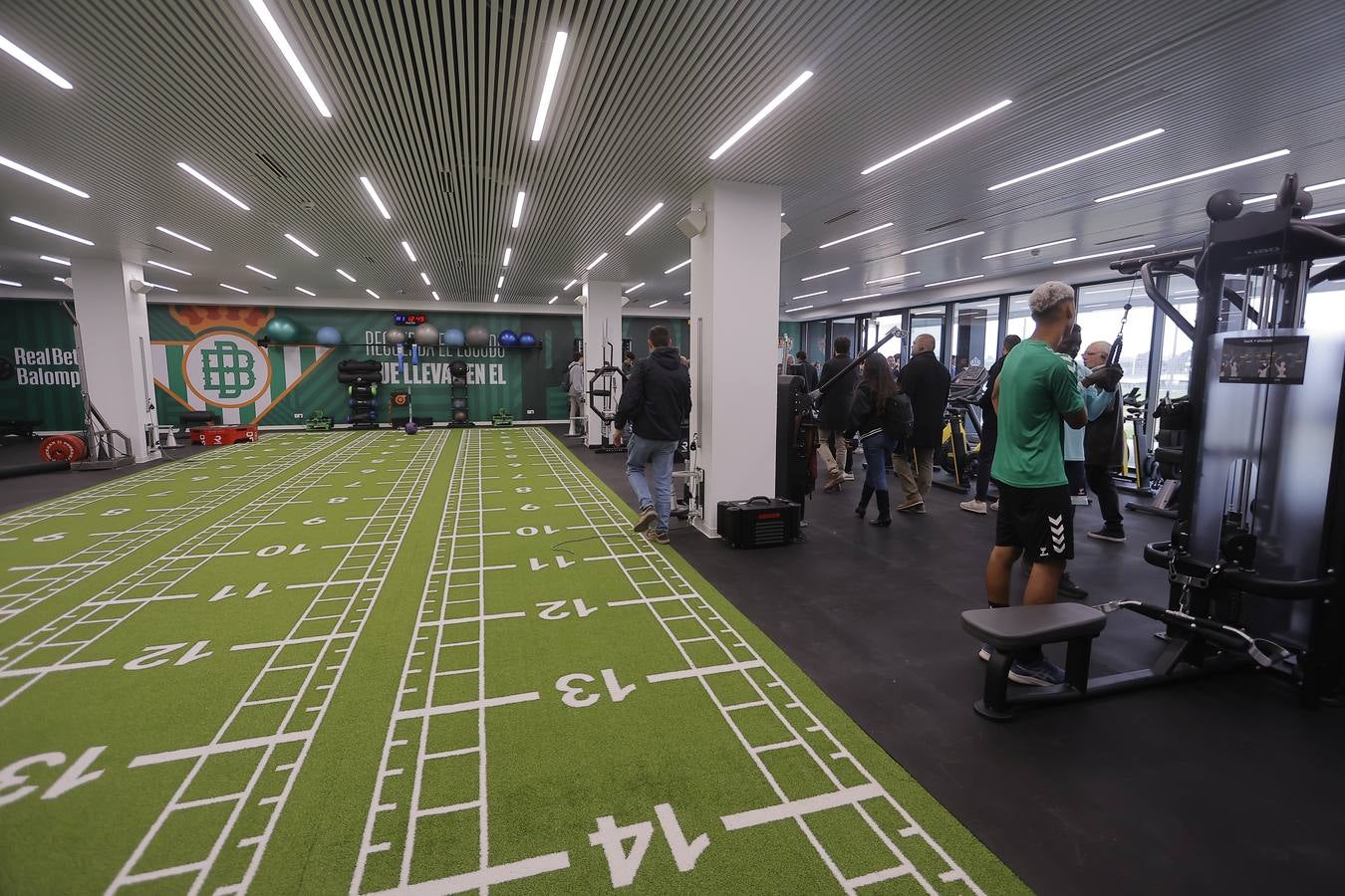Imágenes del paseo por la nueva ciudad deportiva del Real Betis
