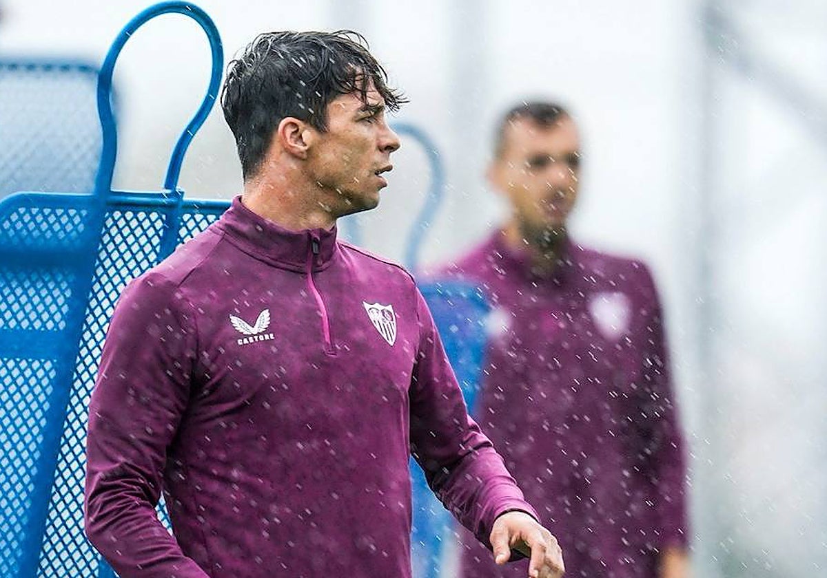 Oliver Torres en el entrenamiento del Sevilla