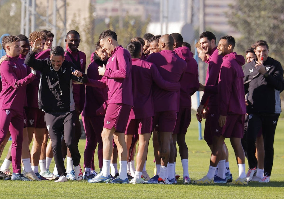 Entrenamiento previo al duelo Sevilla - Villarreal de este domingo en el estadio Ramón Sánchez-Pizjuán