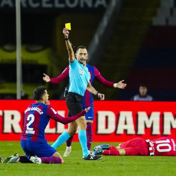 Espionaje arbitral: el Barcelona denuncia que un asistente de Sánchez Martínez trató de escuchar qué se decía en el vestuario