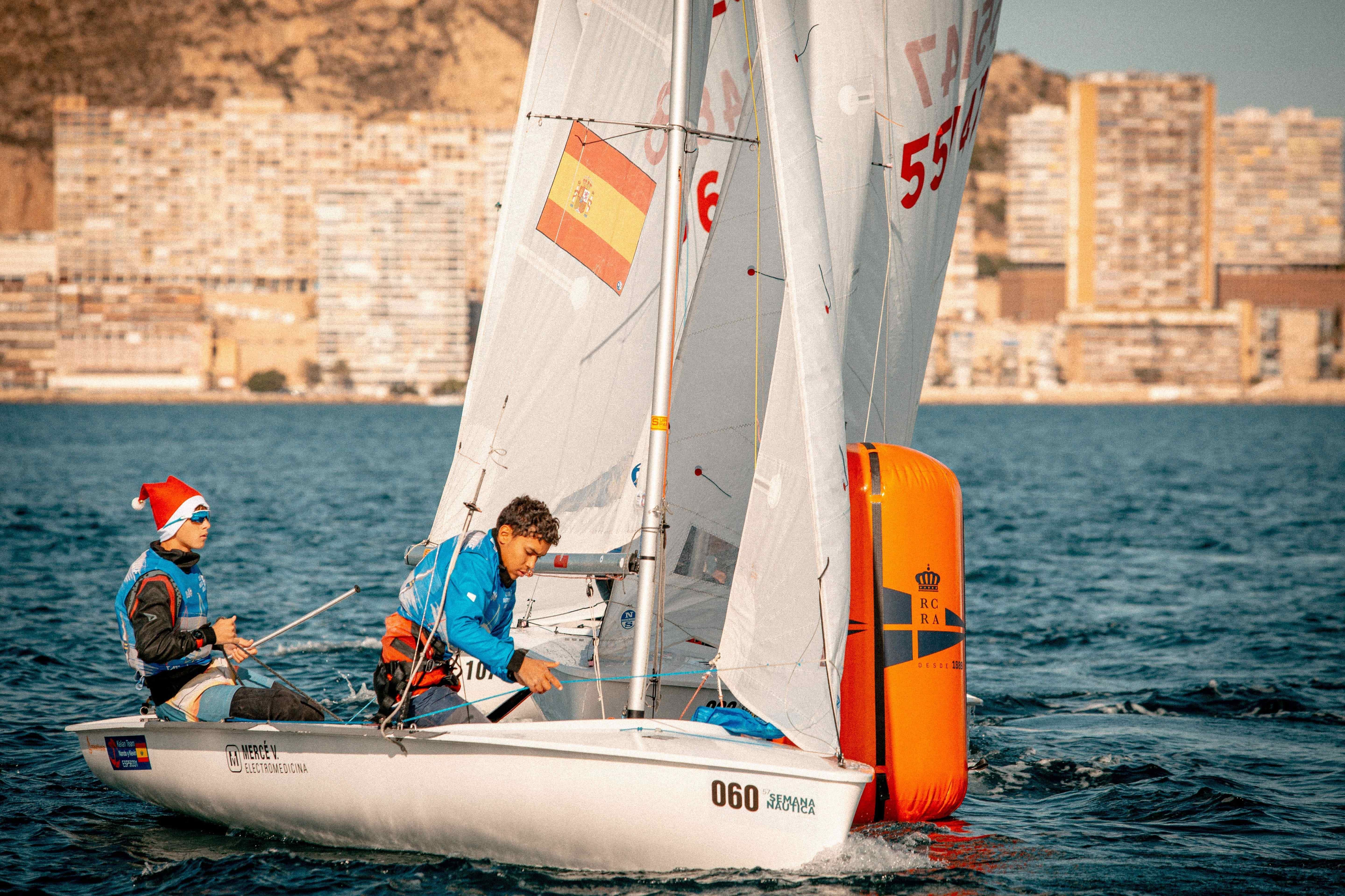 Virgili (ILCA7), Villalonga (ILCA4), Mora (ILCA6) y Puig/Lenis (420) primeros líderes de la Semana Náutica de Alicante Virgili (ILCA7), Villalonga (ILCA4), Mora (ILCA6) y Puig/Lenis (420) primeros líderes de la Semana Náutica de Alicante