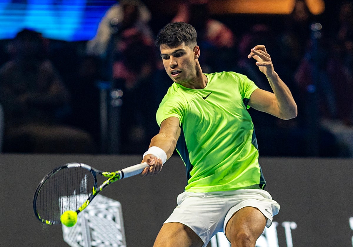 Carlos Alcaraz en el partido de exhibición en Riad