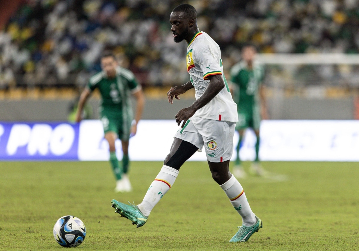 Sabaly, en un partido con la selección de Senegal