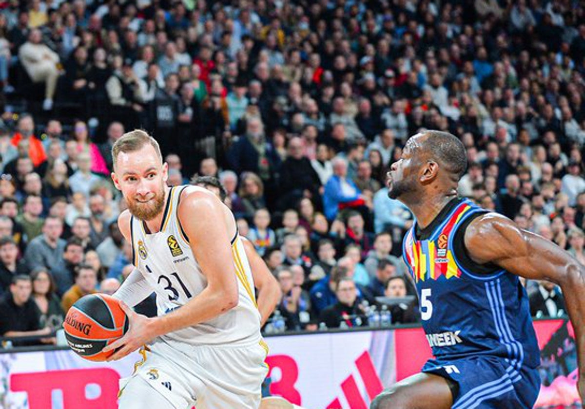 Dzanan Musa ataca el aro en la victoria del Real Madrid en Lyon