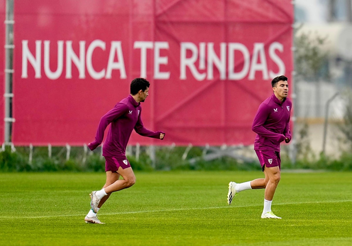 Navas y Acuña, este jueves en la ciudad deportiva del Sevilla FC
