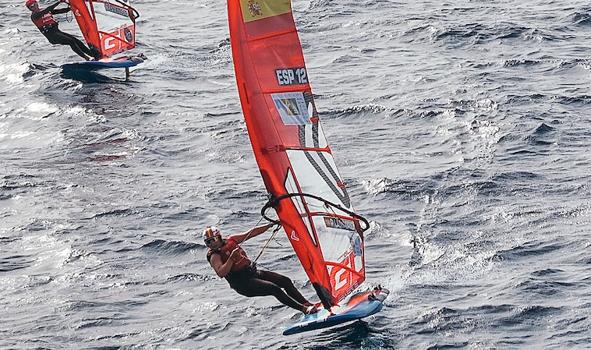Al frente de la flota ¡Vamos, Pilar!