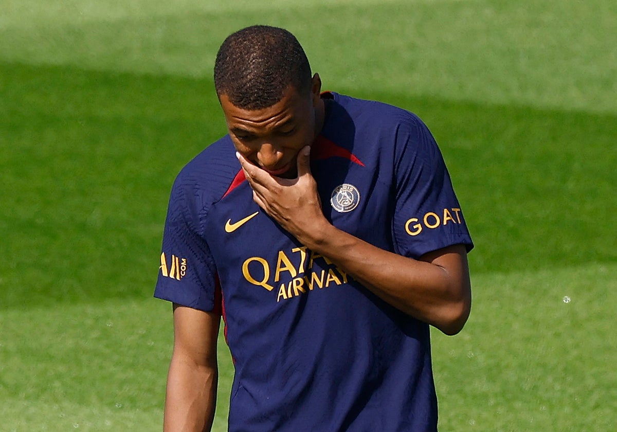 Mbappé, durante un entrenamiento con el PSG