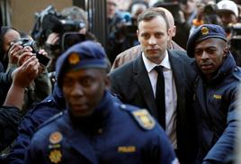 Pistorius sale de prisión tras cumplir condena por el asesinato de su novia