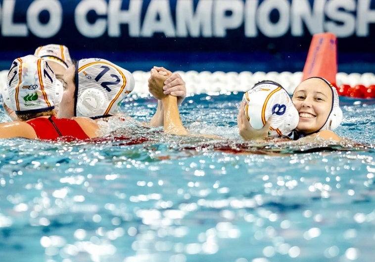 Las jugadoras españolas celebran el pase a la final del Europeo