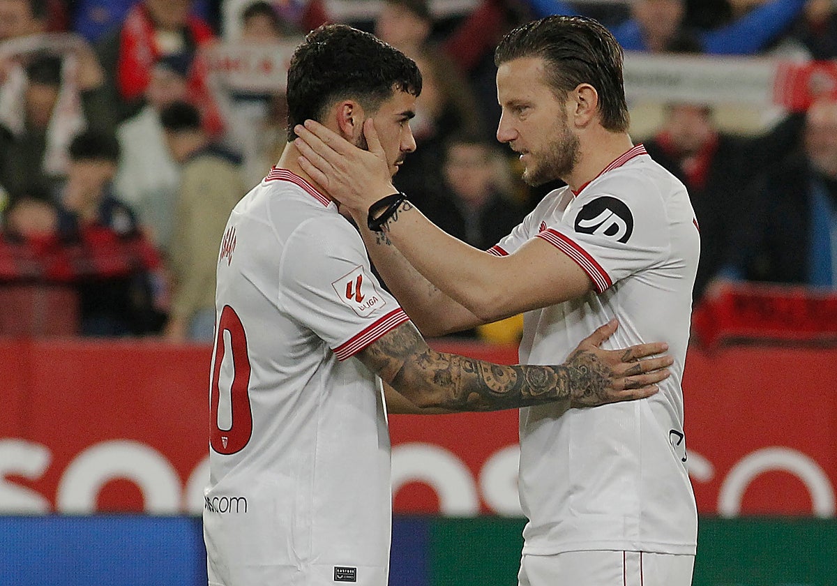 La derrota del Cádiz salva al Sevilla FC de caer a puestos de descenso