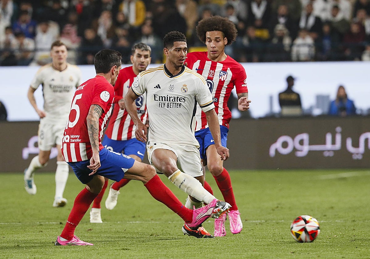 Bellingham, durante el derbi de la Supercopa