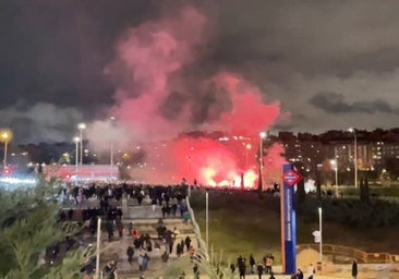 Gritos racistas contra Vinicius y un periodista herido en la previa del derbi