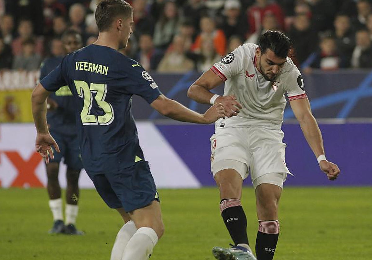 Rafa Mir, durante el Sevilla - PSV