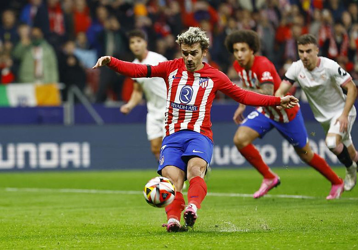 Griezmann, en el momento de lanzar el penalti