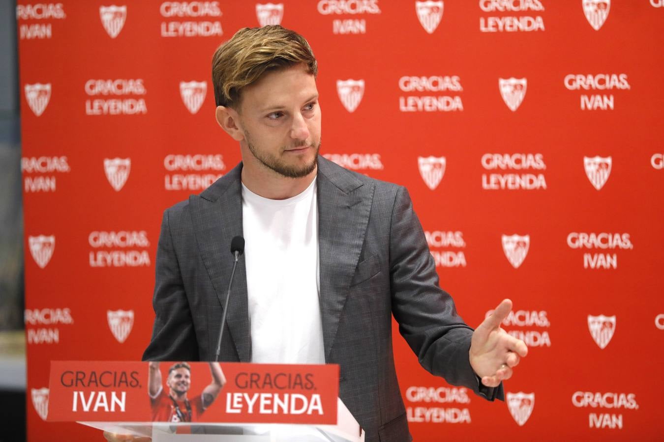 Acto de despedida de Iván Rakitic del Sevilla FC