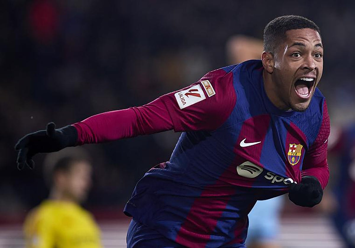 Vitor Roque, fichaje en Europa más caro en el mercado invernal, celebra su primer gol con el Barça