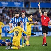 La inexplicable expulsión de Roque que alimenta el discurso de Xavi y Laporta