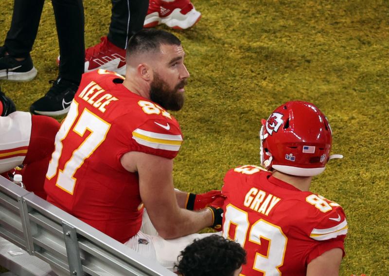 La Super Bowl, en imágenes: las mejores jugadas, el espectáculo de Usher, las reacciones de Taylor Swift y un espontáneo que ha saltado al campo