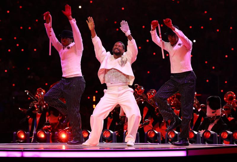 La Super Bowl, en imágenes: las mejores jugadas, el espectáculo de Usher, las reacciones de Taylor Swift y un espontáneo que ha saltado al campo