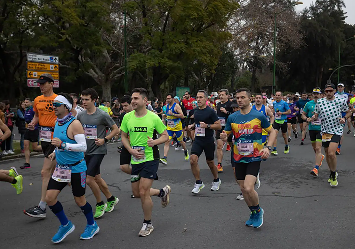 Imagen del Zurich Maratón de Sevilla 2023, en el momento de la salida en el Paseo de las Delicias