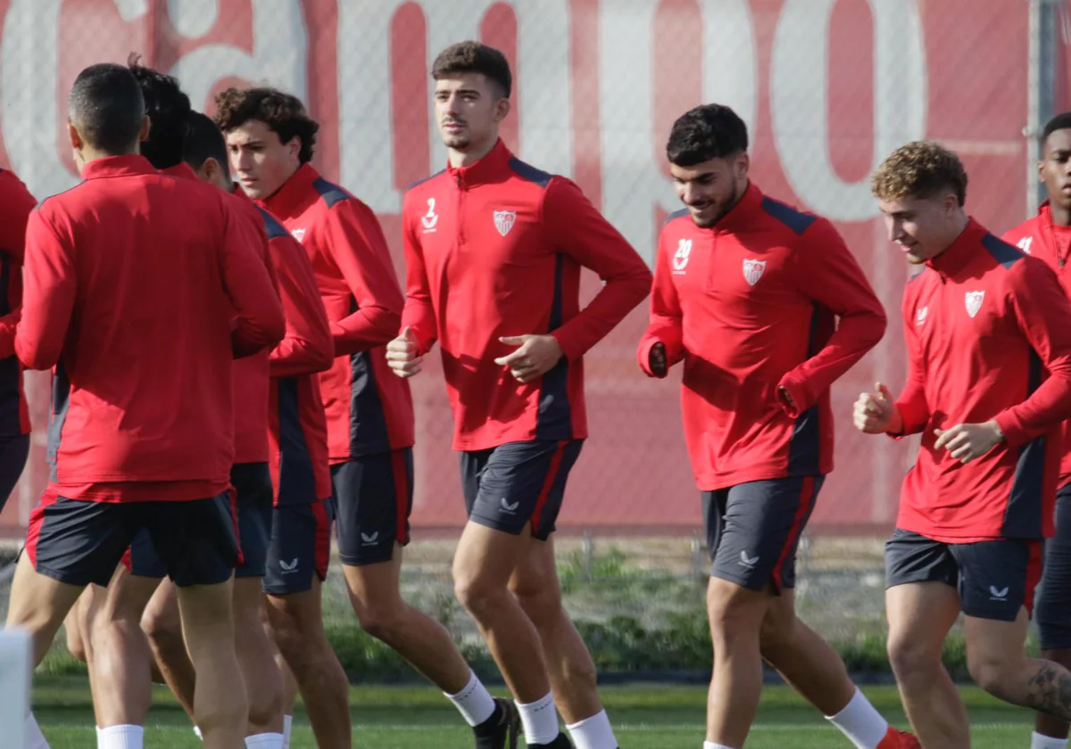 PREVIA  El Valencia CF, a por el triunfo ante el Sevilla FC en el Camp de  Mestalla - Valencia CF