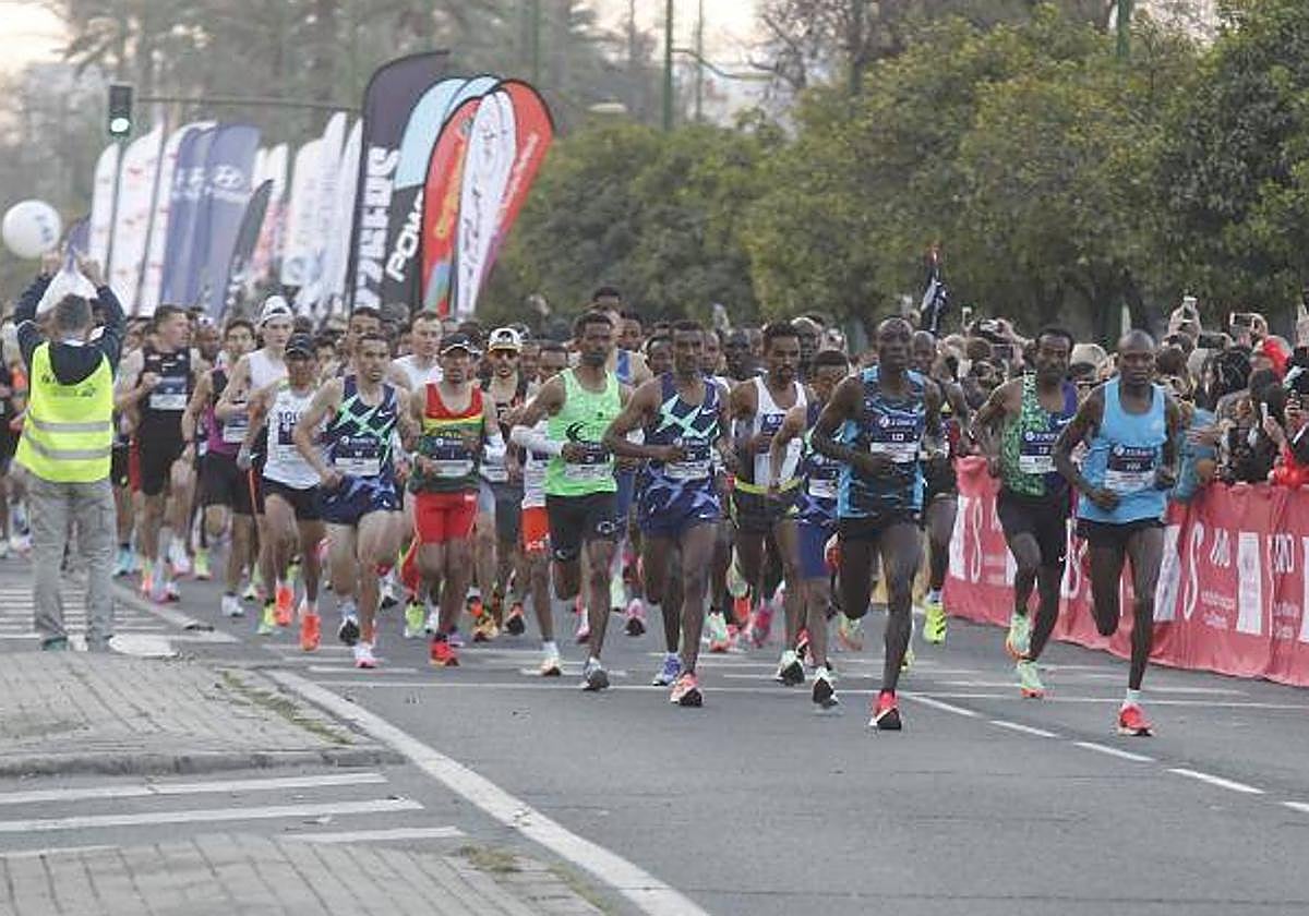 Salida del Zurich Maratón Sevilla 2022