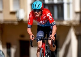 Maxim Van Gils se impone en la Vuelta a Andalucía más corta con ocho minutos de pedaleo