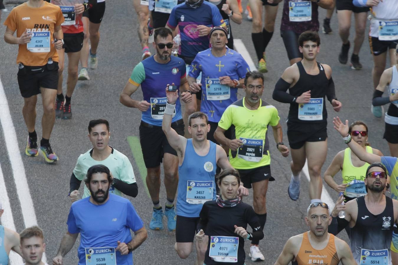 Corredores por el centro histórico de Sevilla