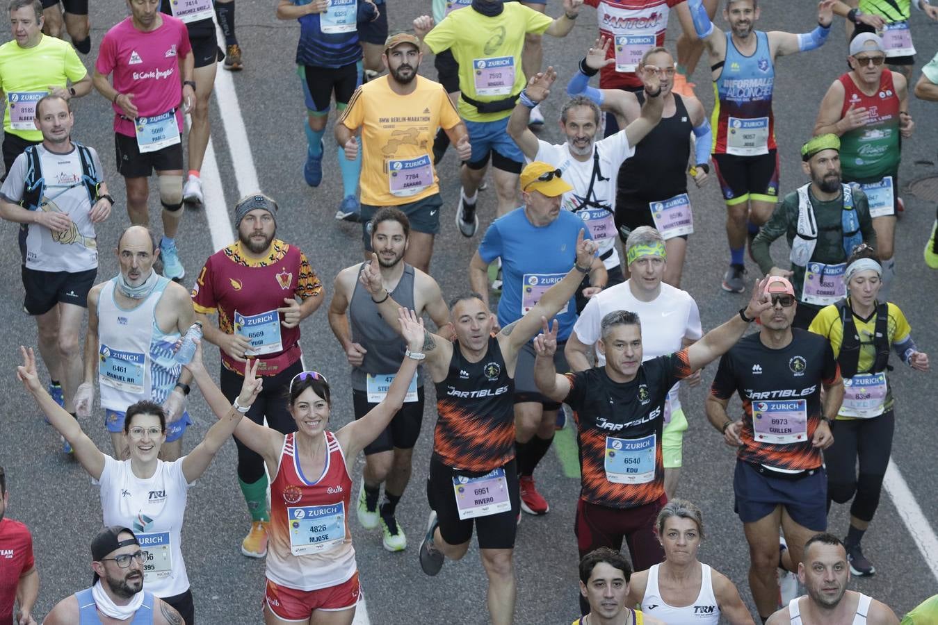 Corredores por el centro histórico de Sevilla