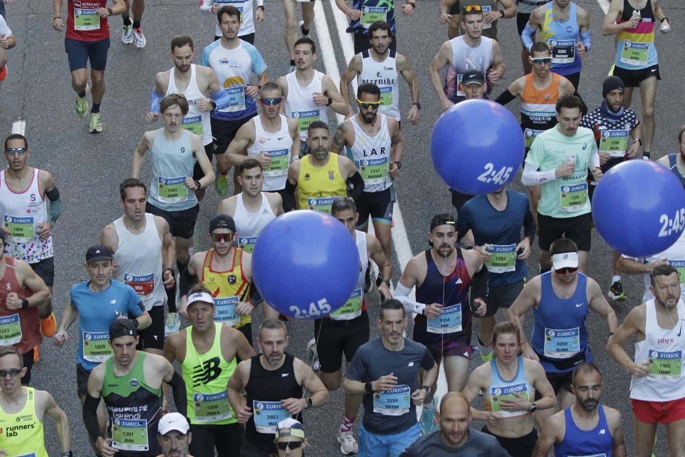 Corredores por el centro histórico de Sevilla