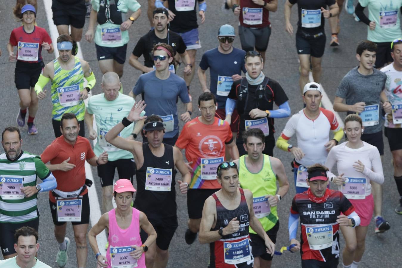 Corredores por el centro histórico de Sevilla