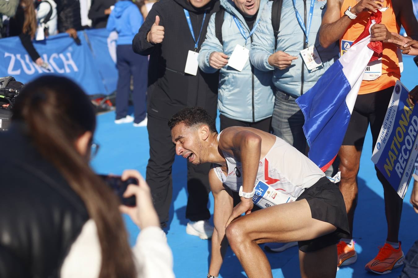 Corredores llegando a la meta del maratón