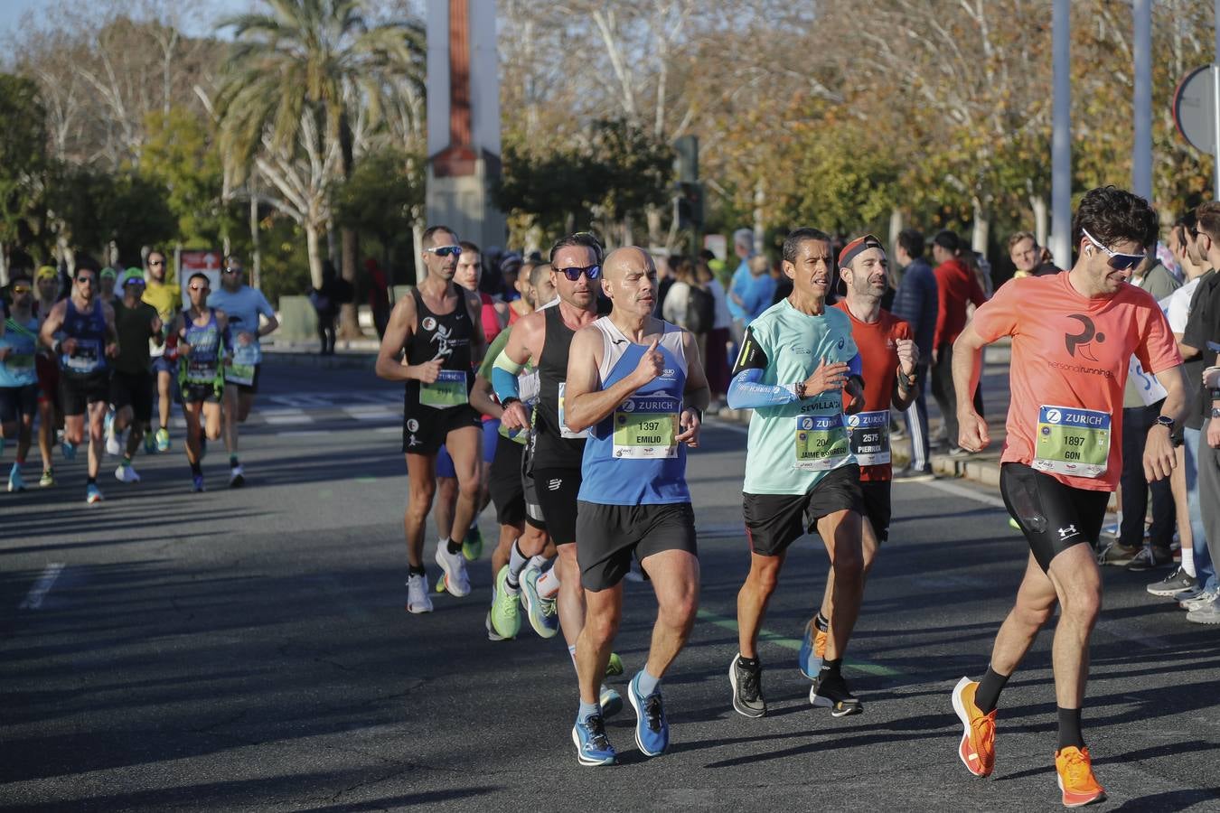 Corredores del maratón por Barqueta y Torneo