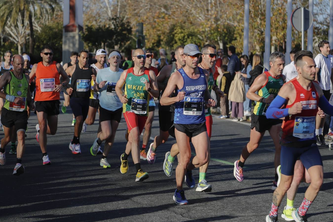 Corredores del maratón por Barqueta y Torneo