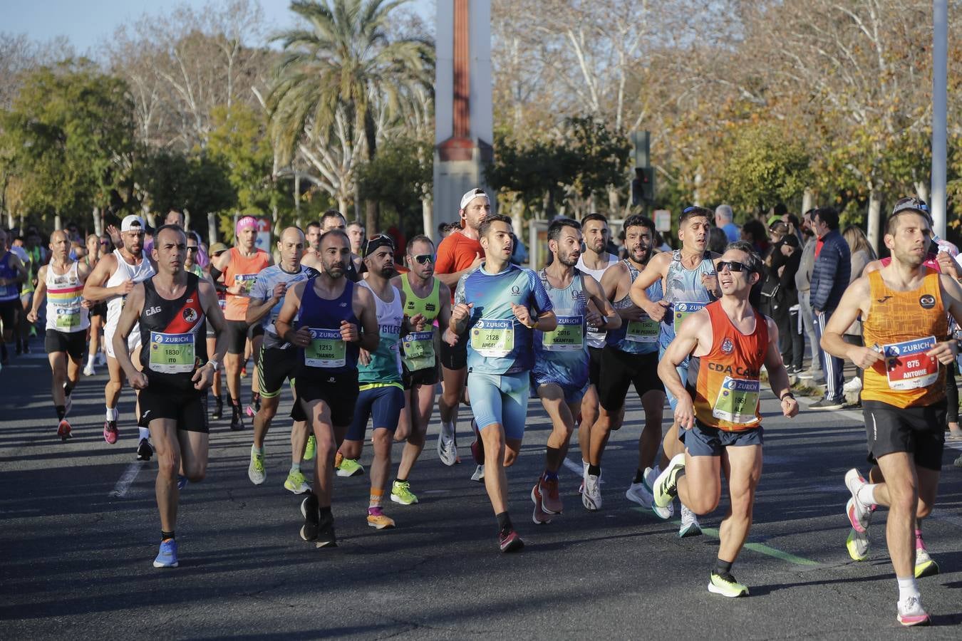 Corredores del maratón por Barqueta y Torneo
