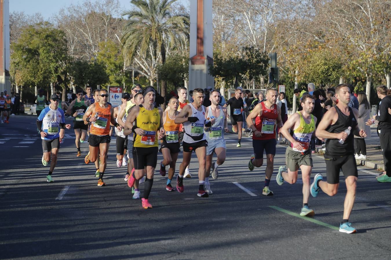 Corredores del maratón por Barqueta y Torneo