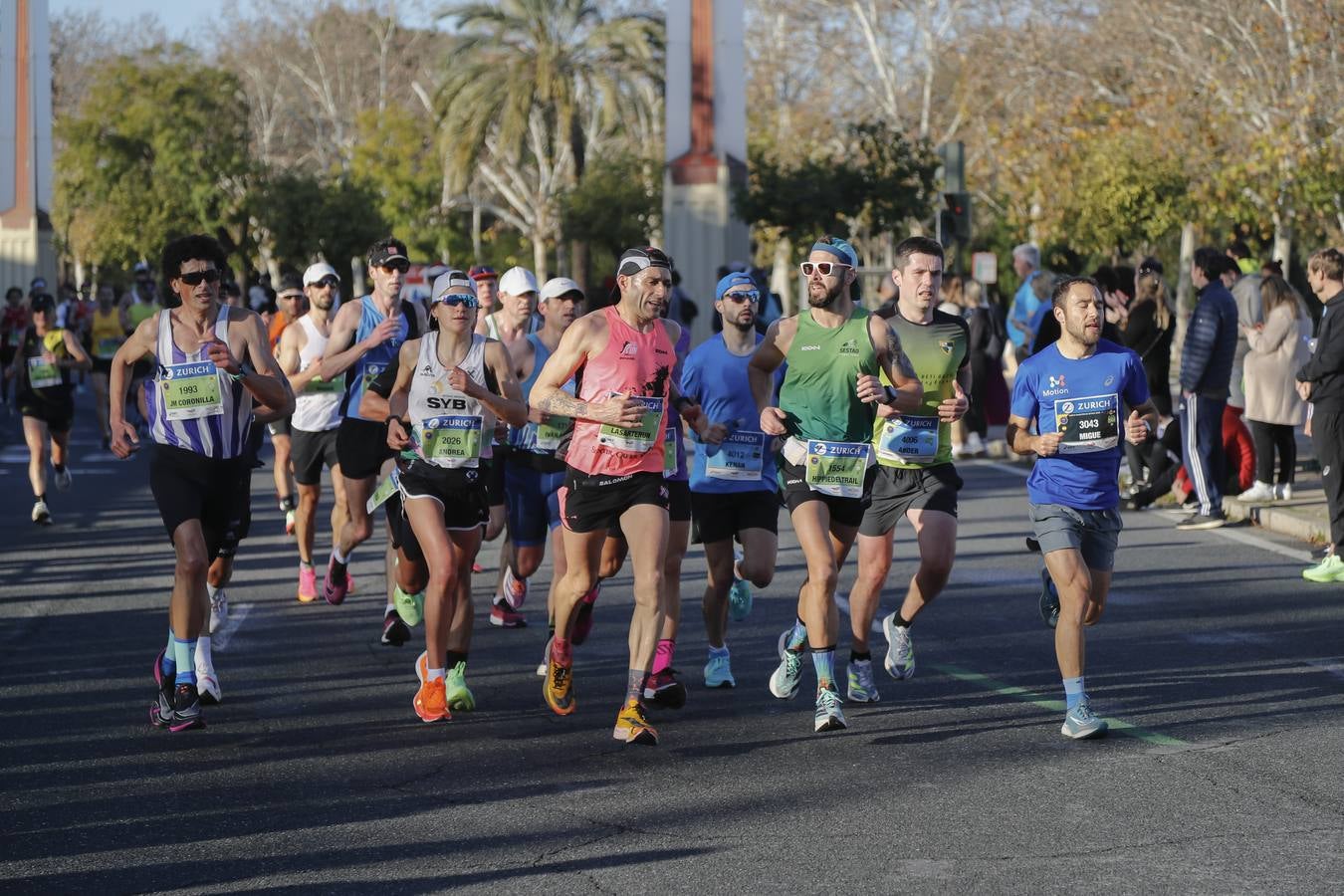Corredores del maratón por Barqueta y Torneo