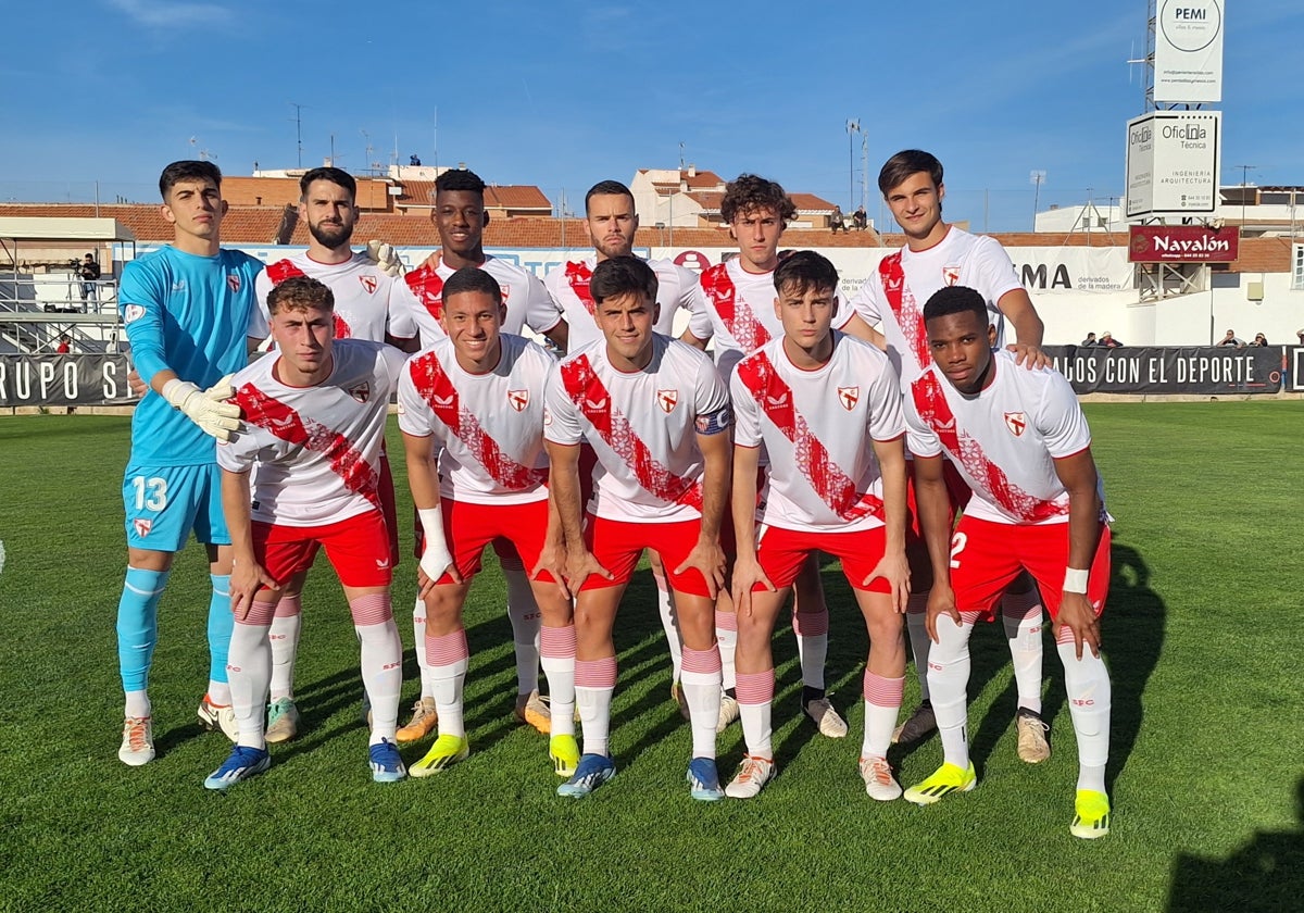 Once inicial del Sevilla Atlético justo antes de dar comienzo el partido