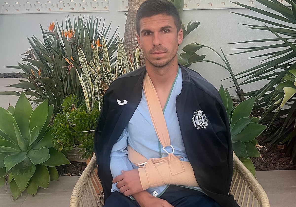 Ramón Arcas, jugador del Lorca Deportiva, posa para este periódico