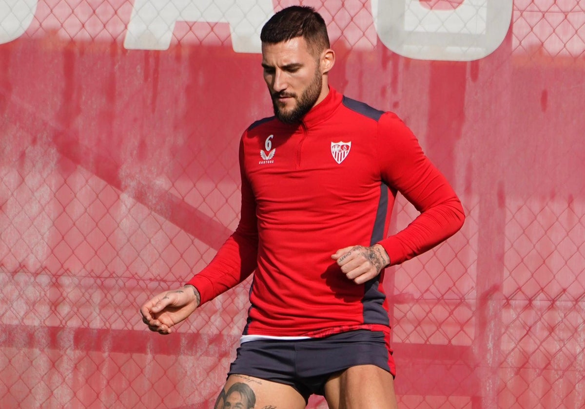 Gudelj, durante el entrenamiento de este jueves