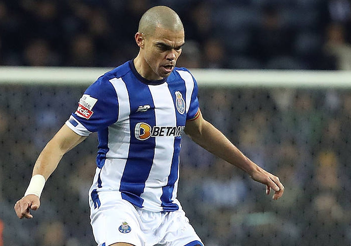 Pepe ha vuelto a convertirse en un pilar del Oporto